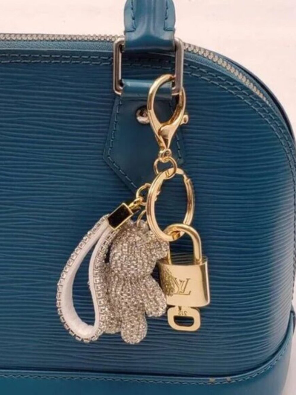 Authentic Louis Vuitton Gold Padlock 🔒 Key Set w/ Unbranded Bag Charm - Picture 8 of 8